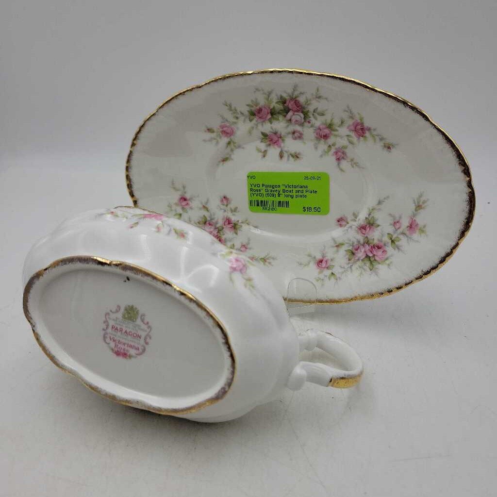 Paragon "Victoriana Rose" Gravey Boat and Plate (YVO) (509)