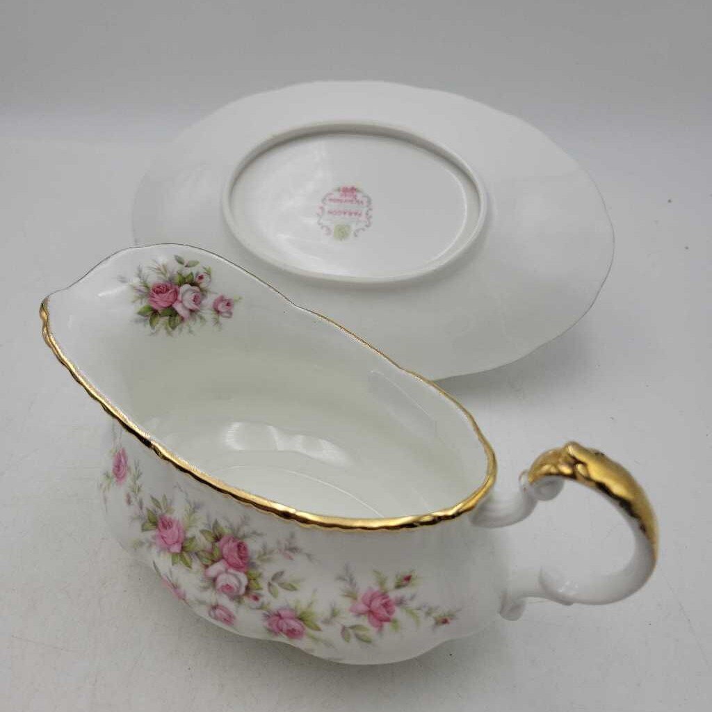 Paragon "Victoriana Rose" Gravey Boat and Plate (YVO) (509)