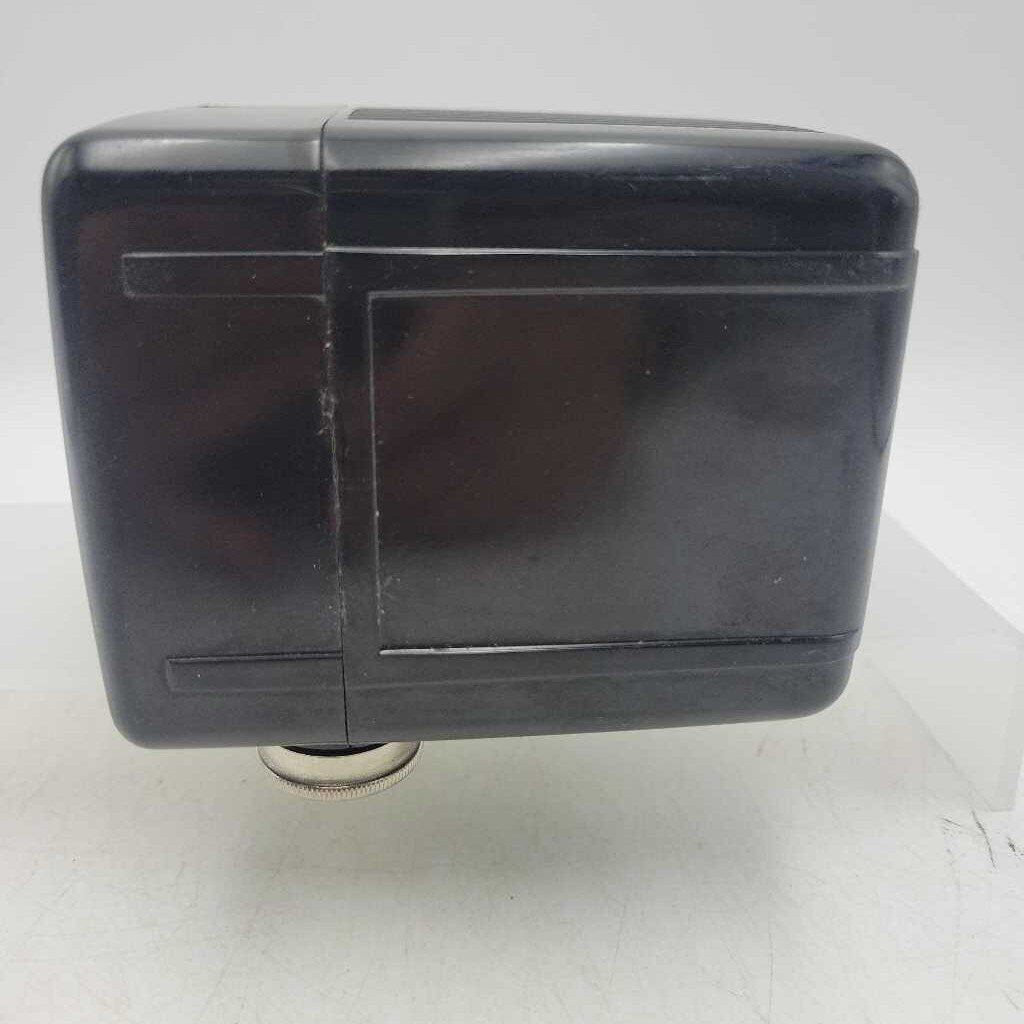 Brownie Hawkeye bakelite camera in box (GBZ)