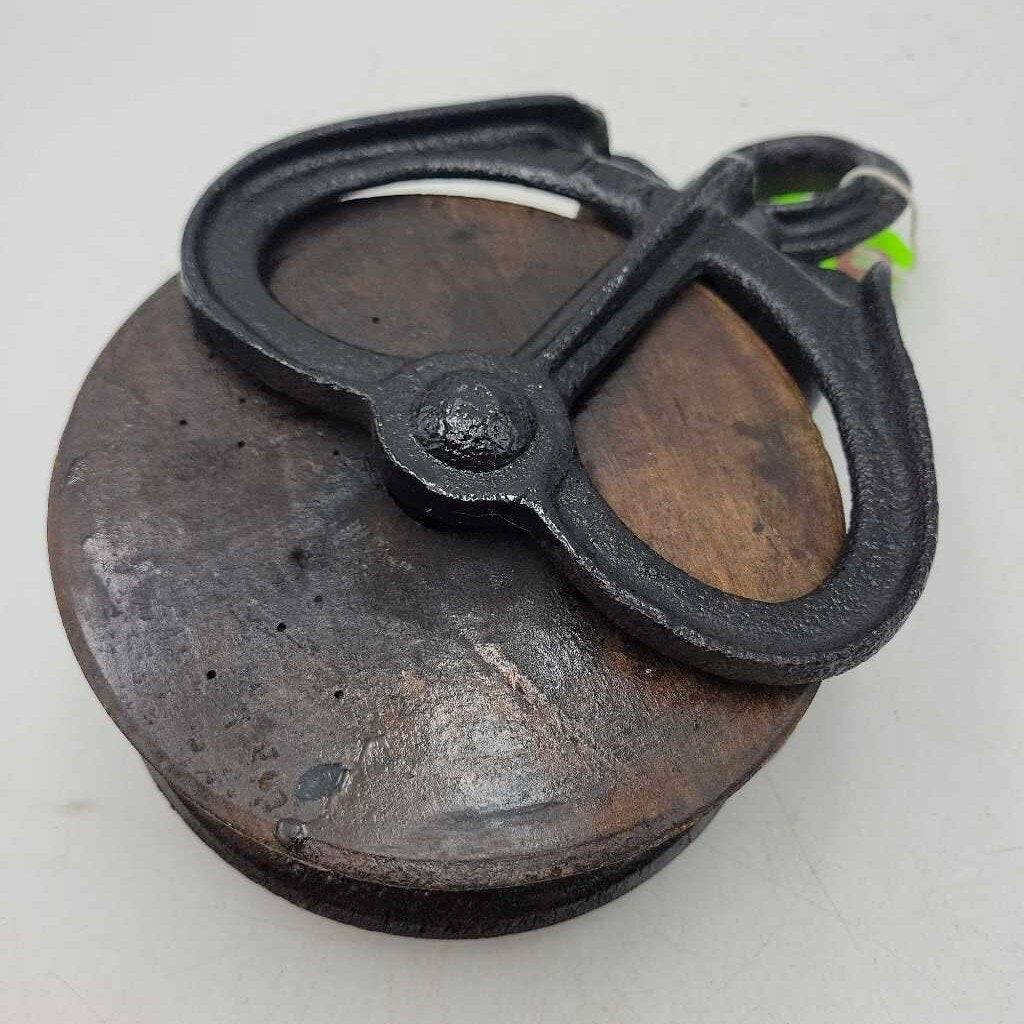 Antique barn pulley (JAS)