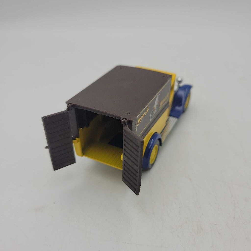 Solido 1930 Citroen C4F model Michelin truck (JAS)