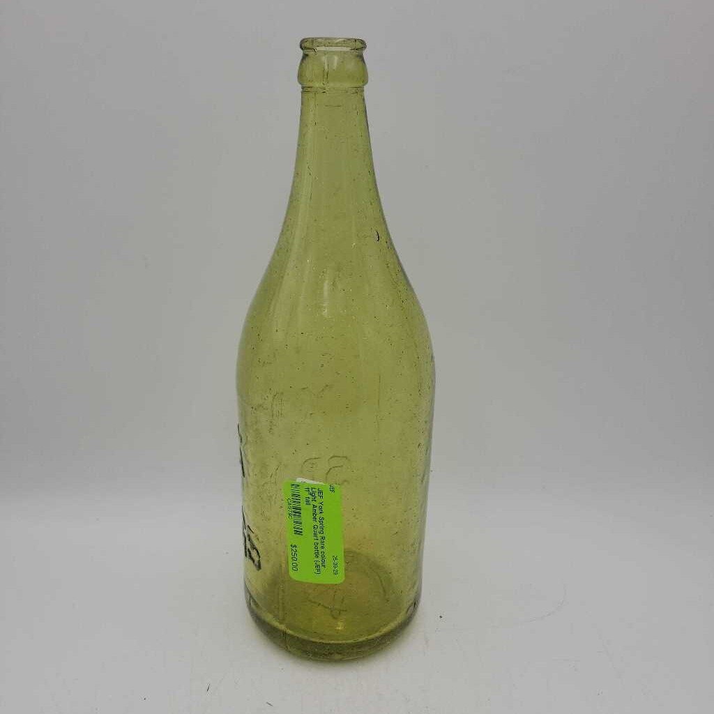 York Spring Rare colour Light Amber Quart bottle (JEF)