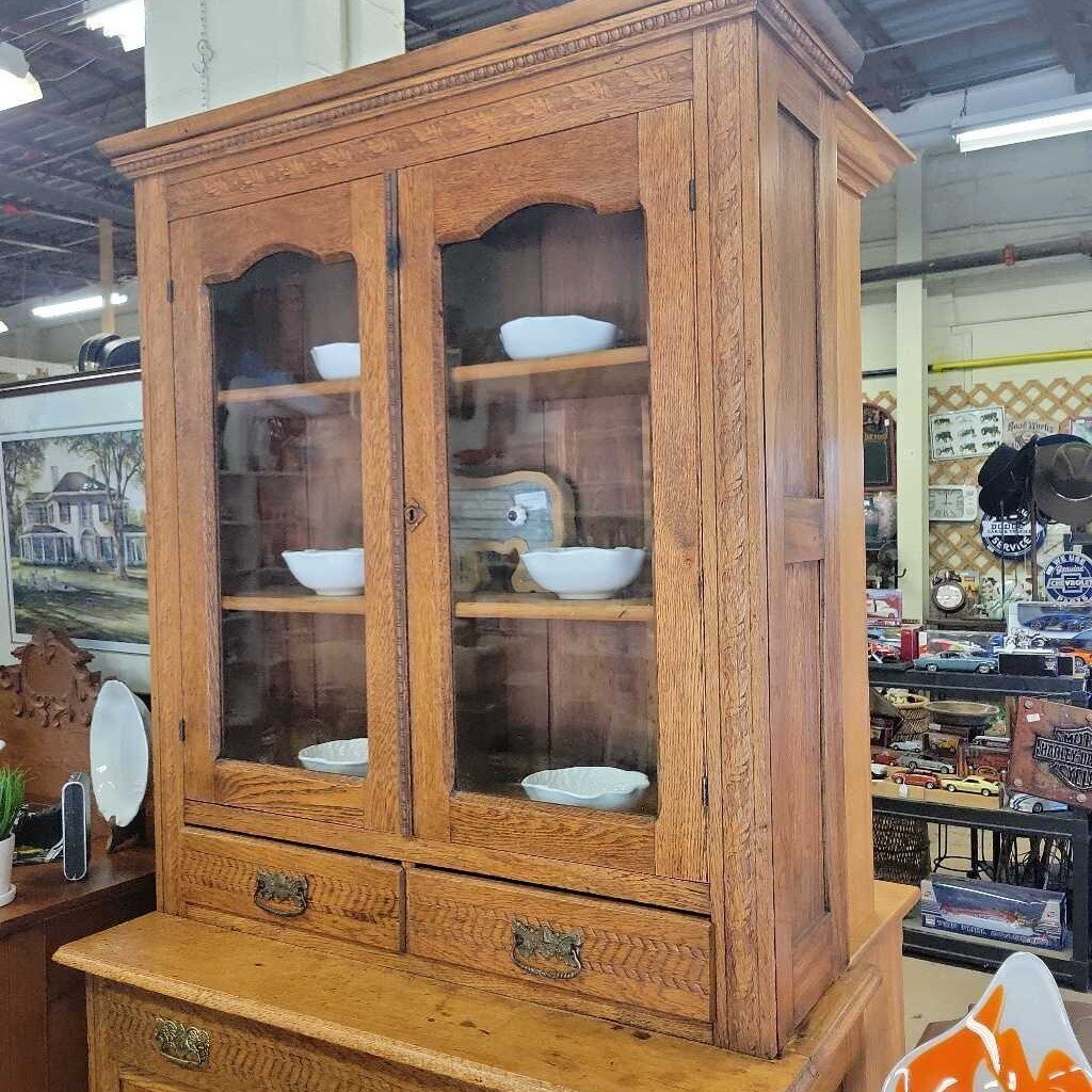Antique Cabinet (YVO) 510