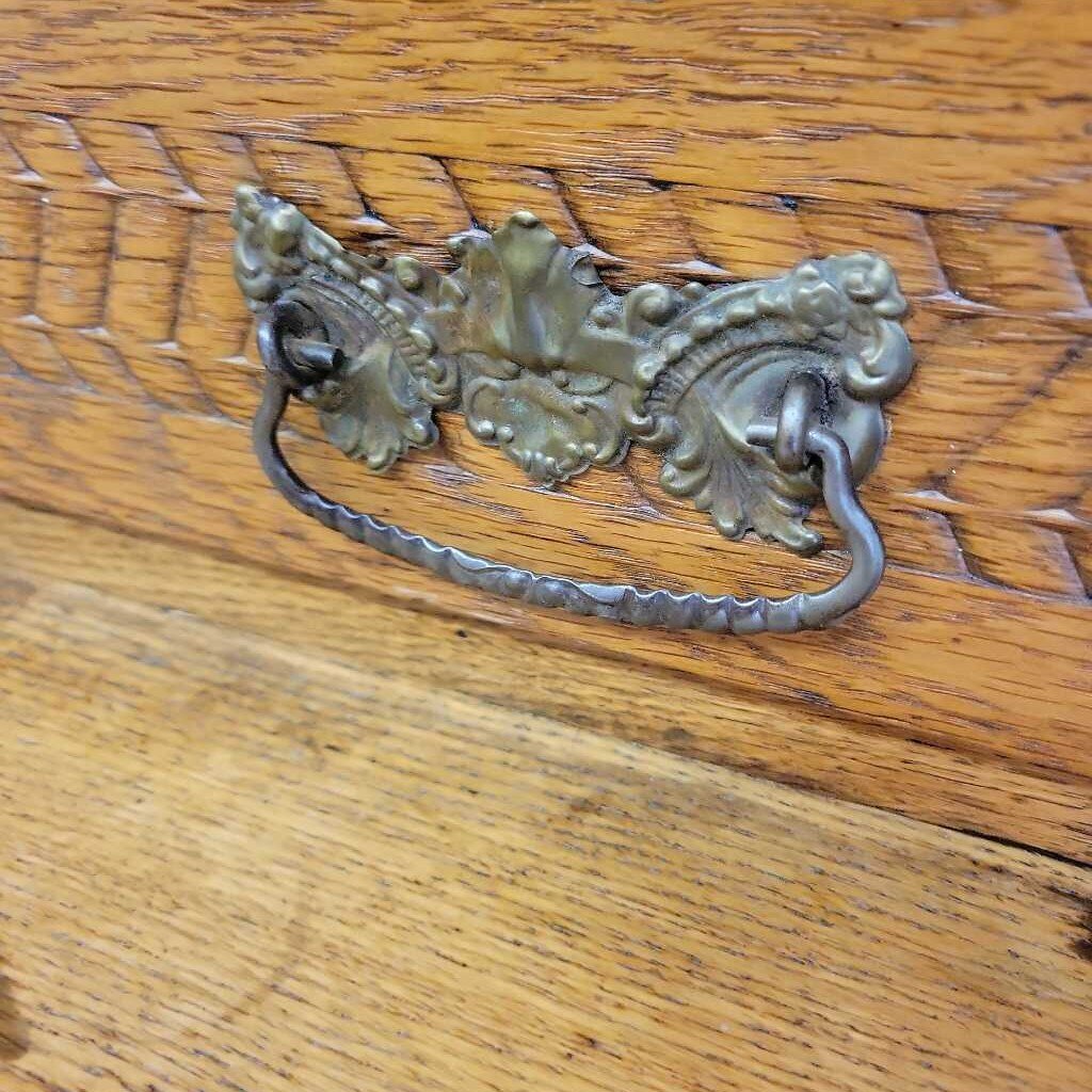 Antique Cabinet (YVO) 510