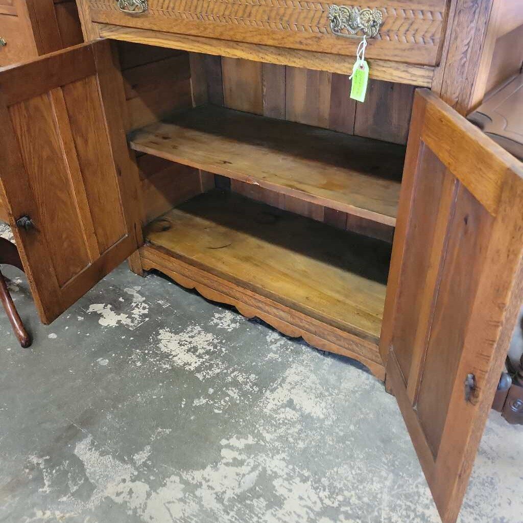 Antique Cabinet (YVO) 510