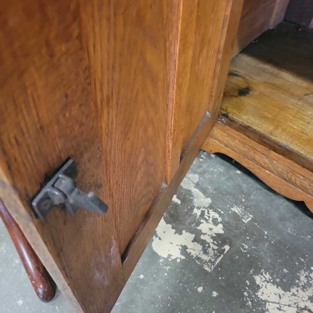 Antique Cabinet (YVO) 510
