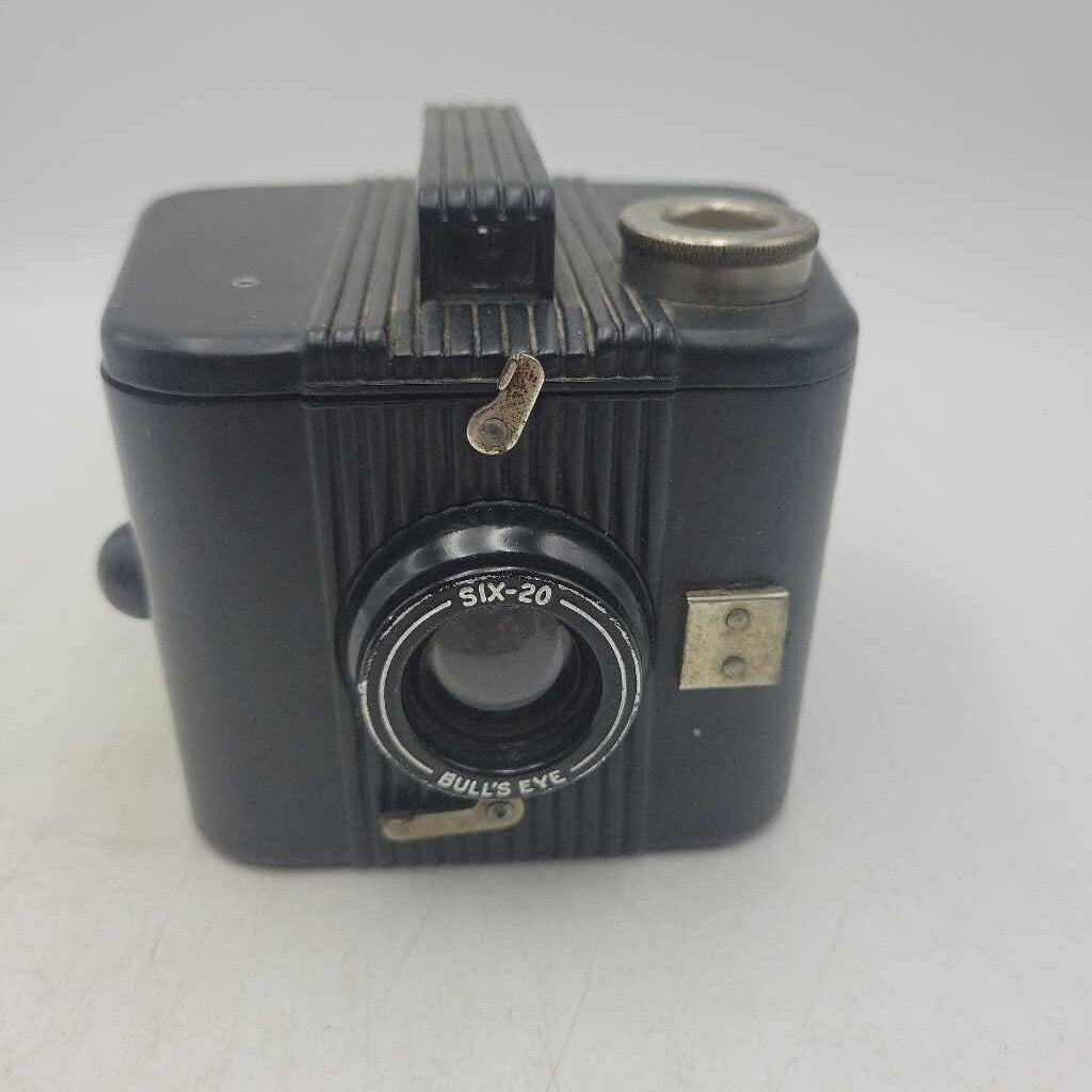 Eastman Kodak Vintage Bull's Eye Camera (YVO) (510)