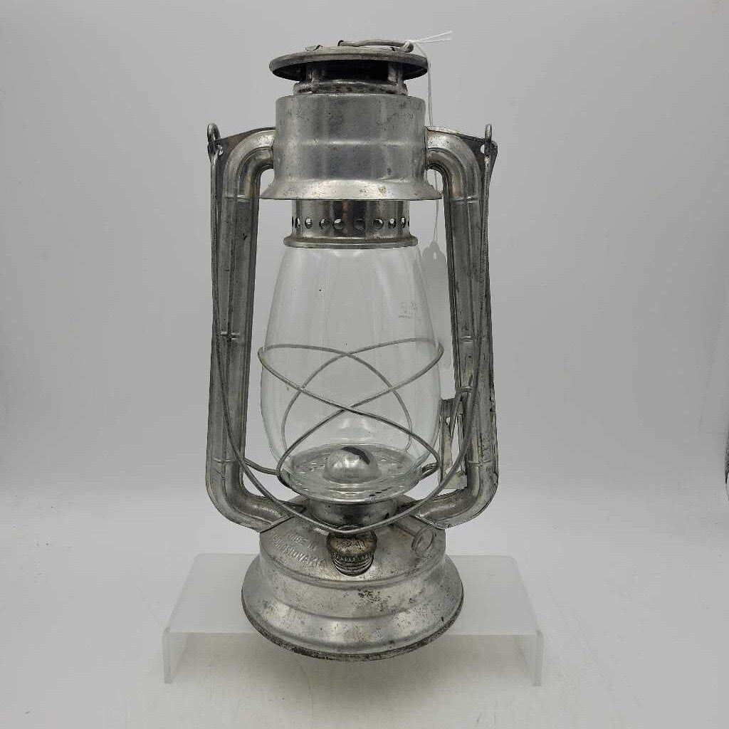 Barn Lantern Oil Lamp (GEC)