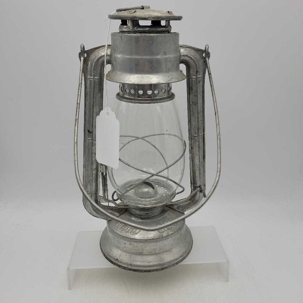 Barn Lantern Oil Lamp (GEC)