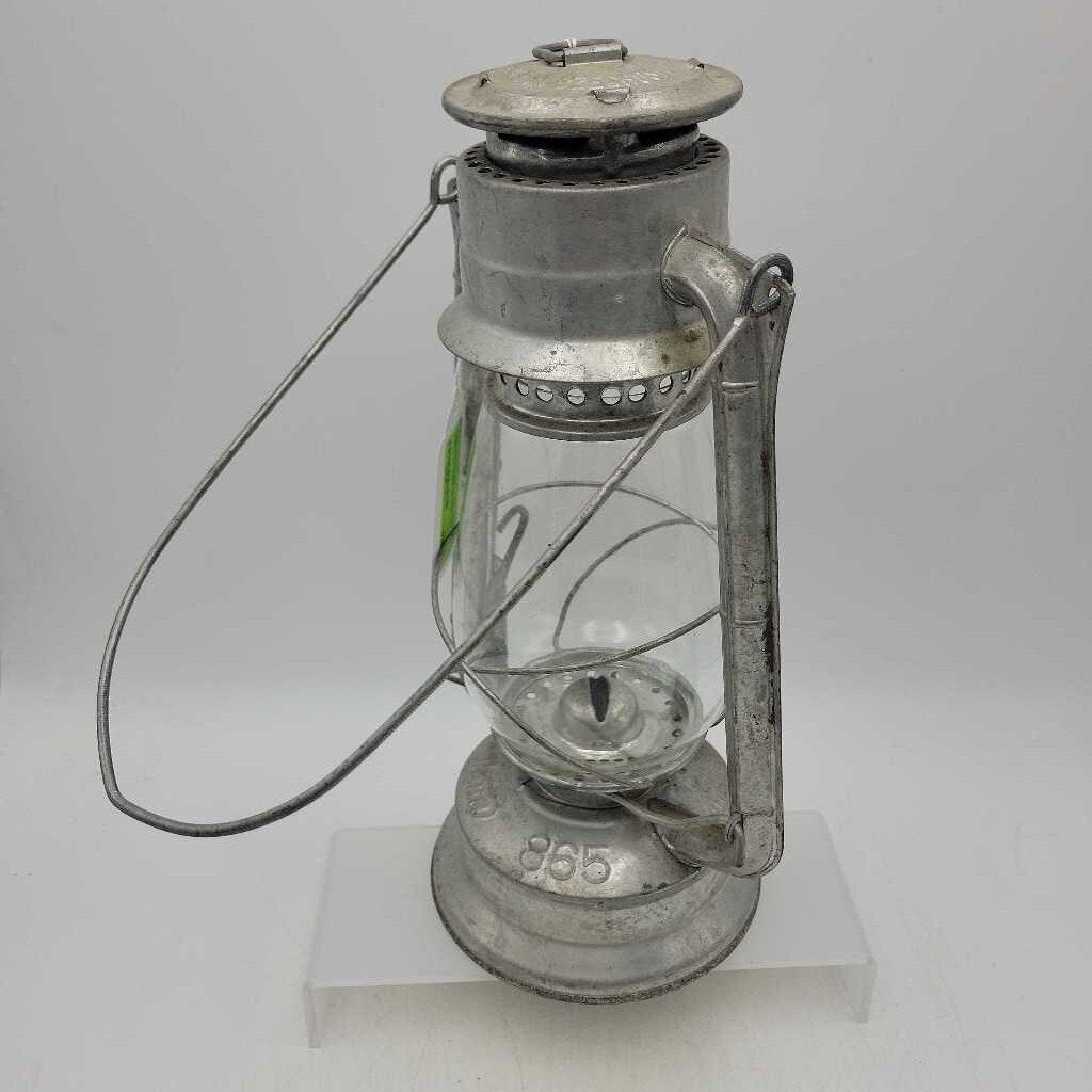 Barn Lantern Oil Lamp (GEC)