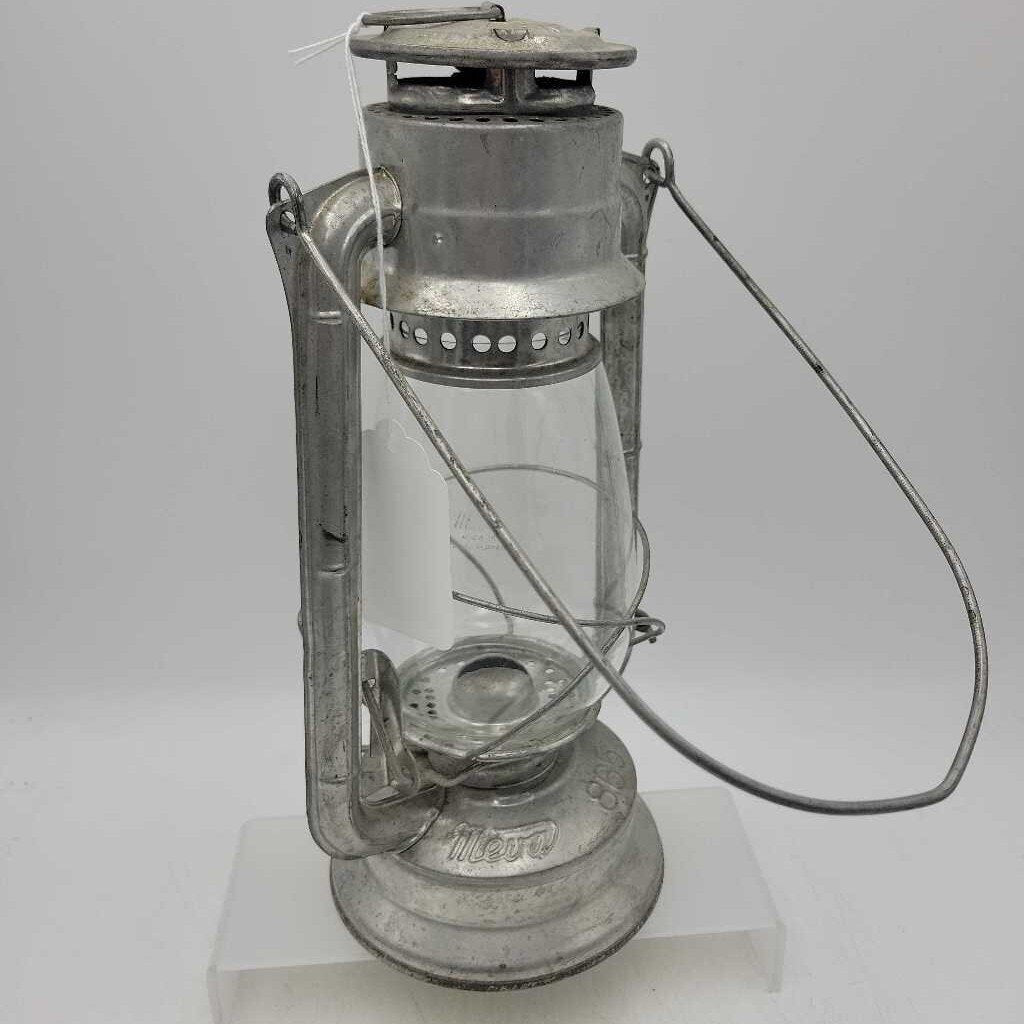 Barn Lantern Oil Lamp (GEC)