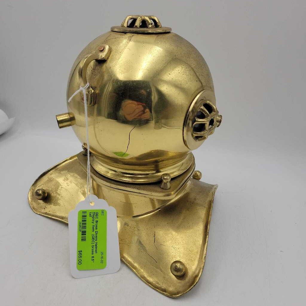 Brass Divers Helmet Display item (GEC)