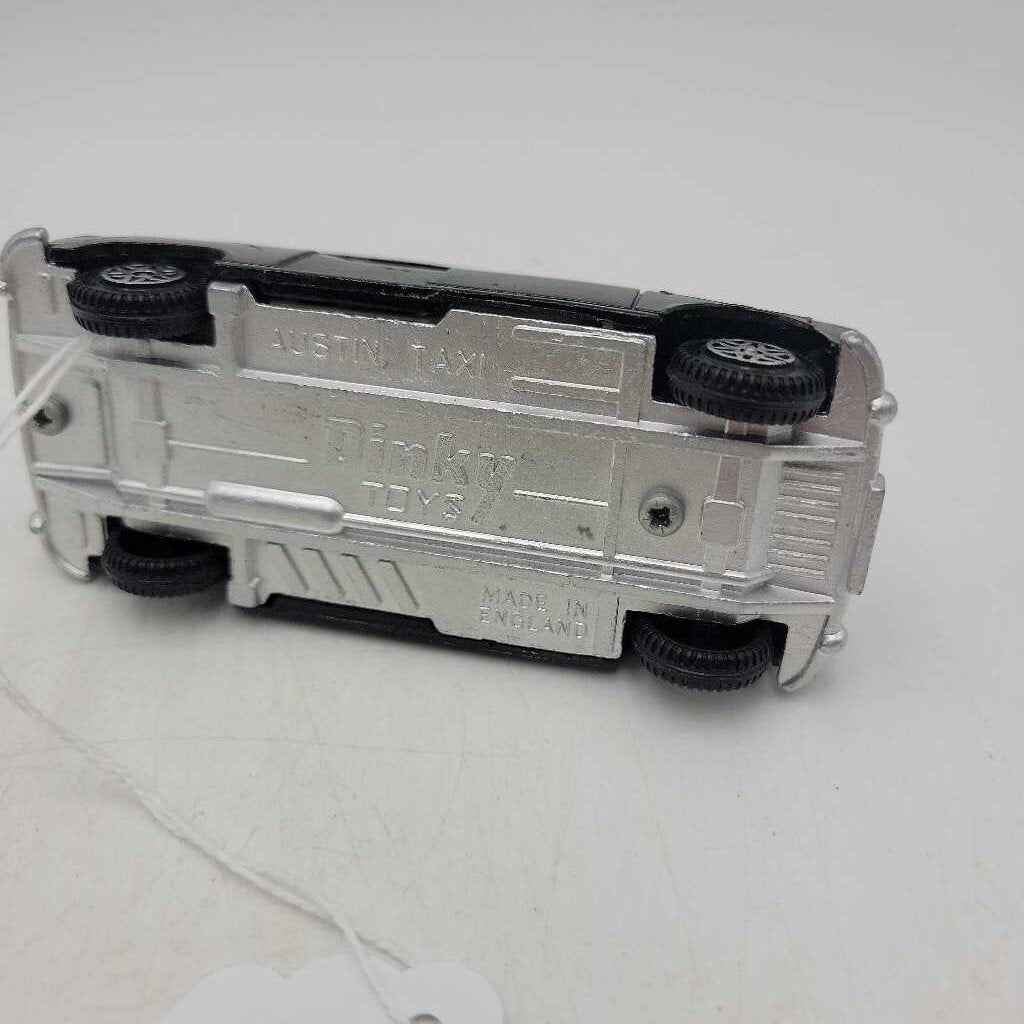 Dinky 418 Austin Taxi (GEC)