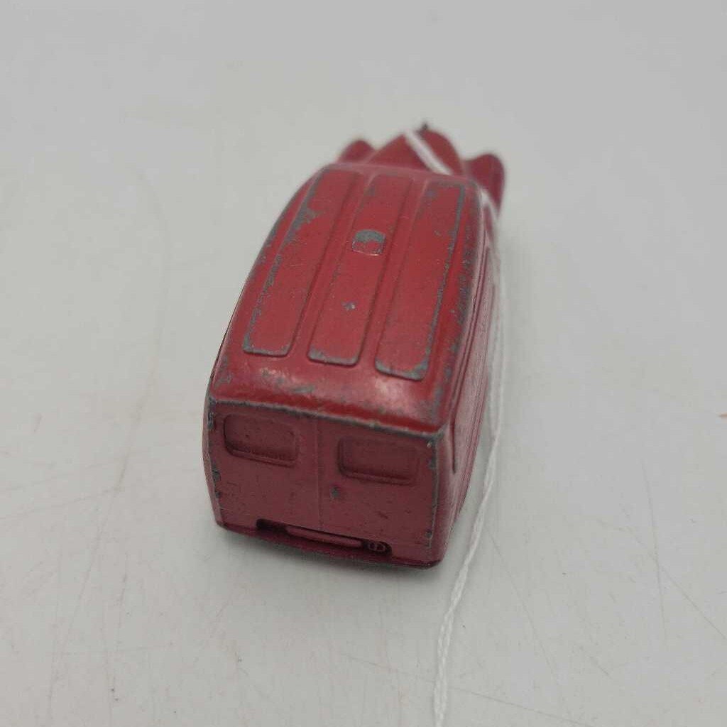 Dinky 471 Austin Van Nestle (GEC)