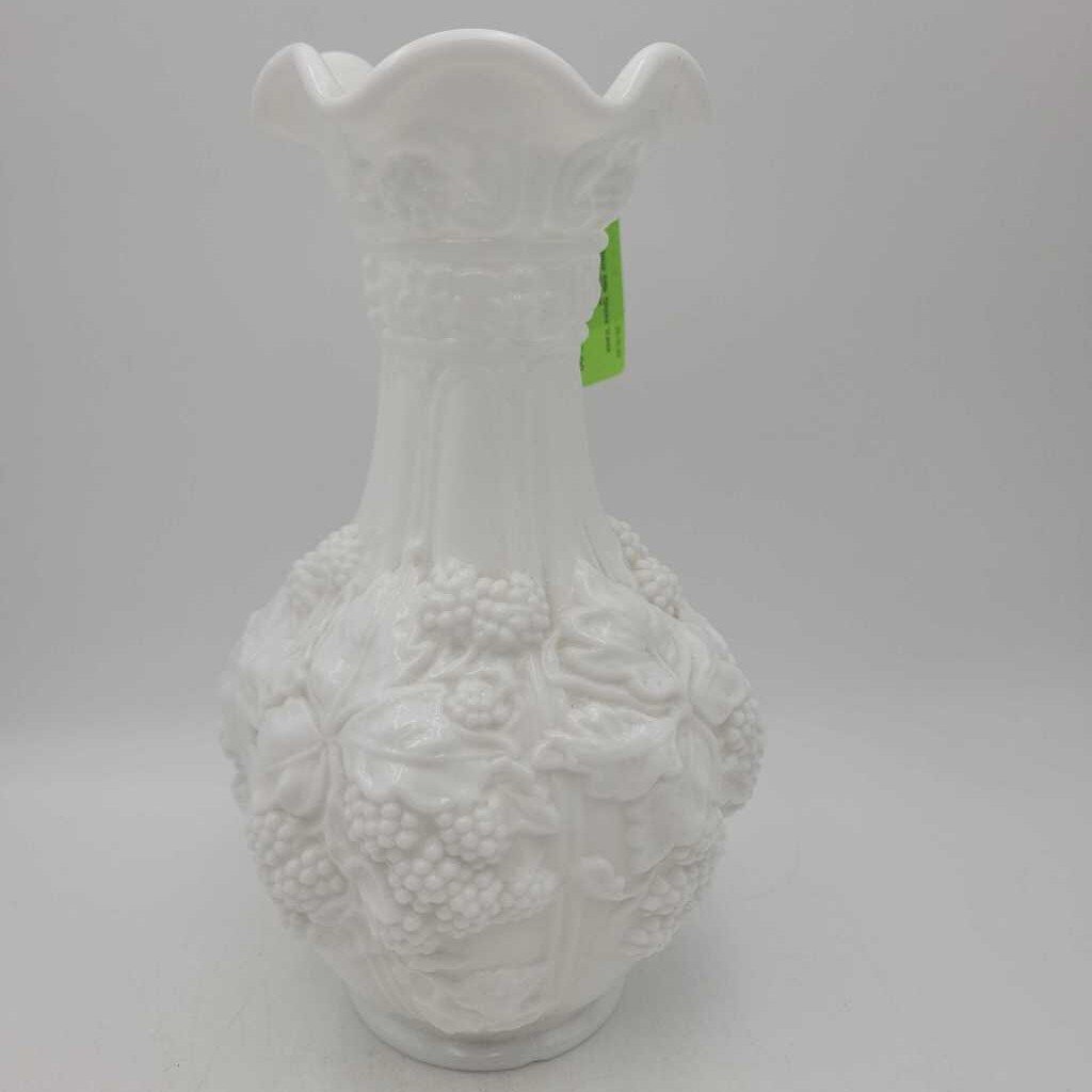 Antique Milk Glass Vase (DEB)