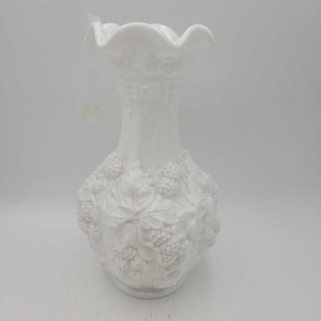 Antique Milk Glass Vase (DEB)