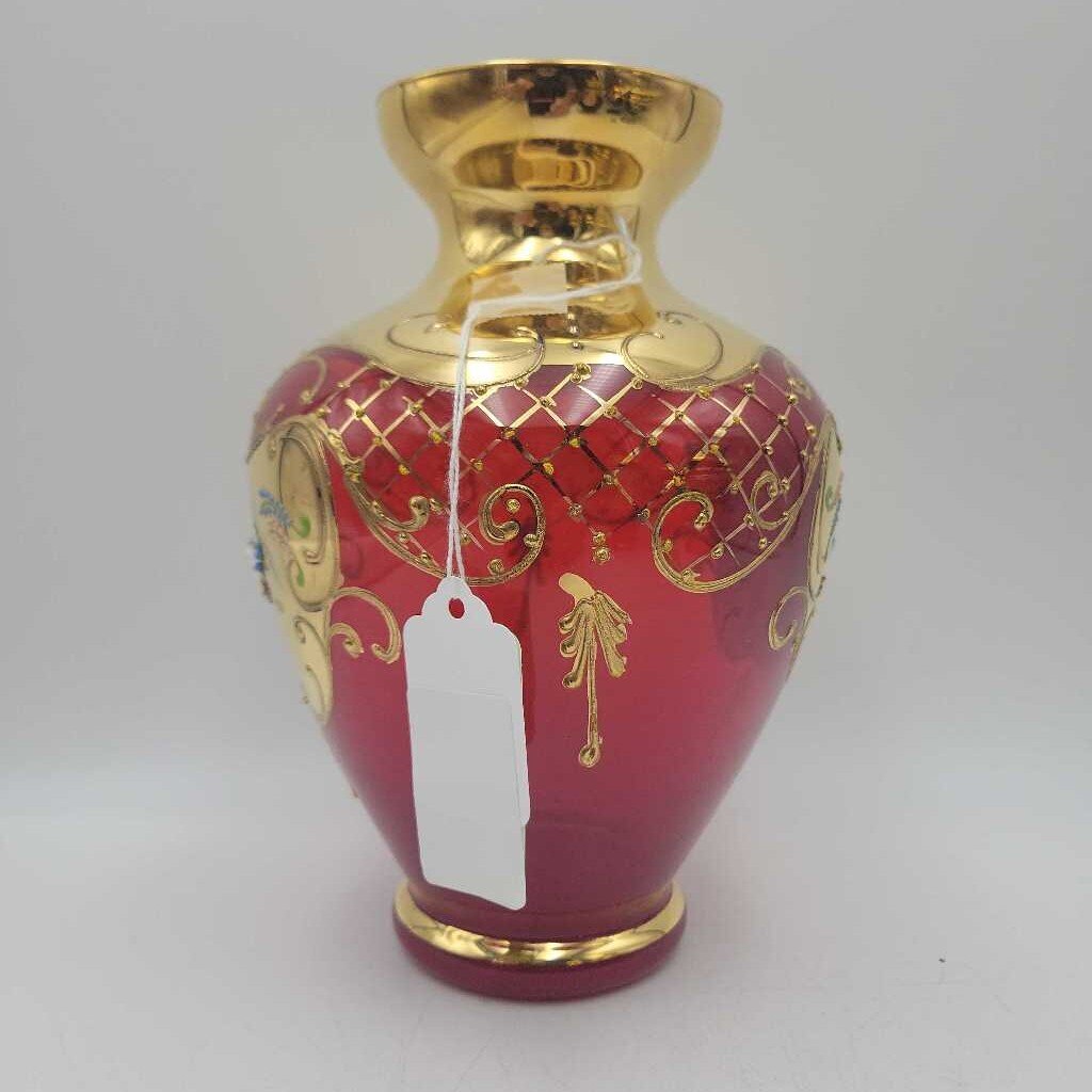 Vintage Czechoslovakian Bohemian vase (DEB)