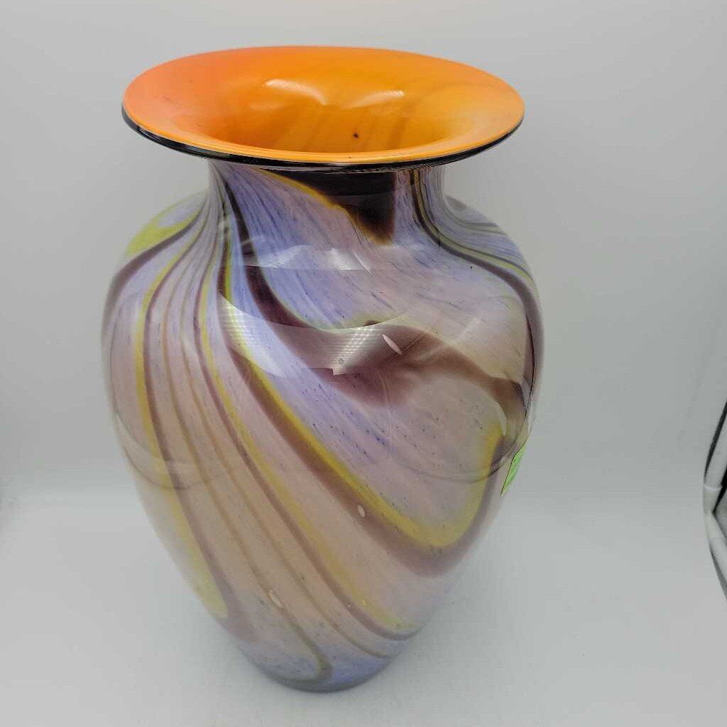 Large Art glass Swirl vase (LIND)