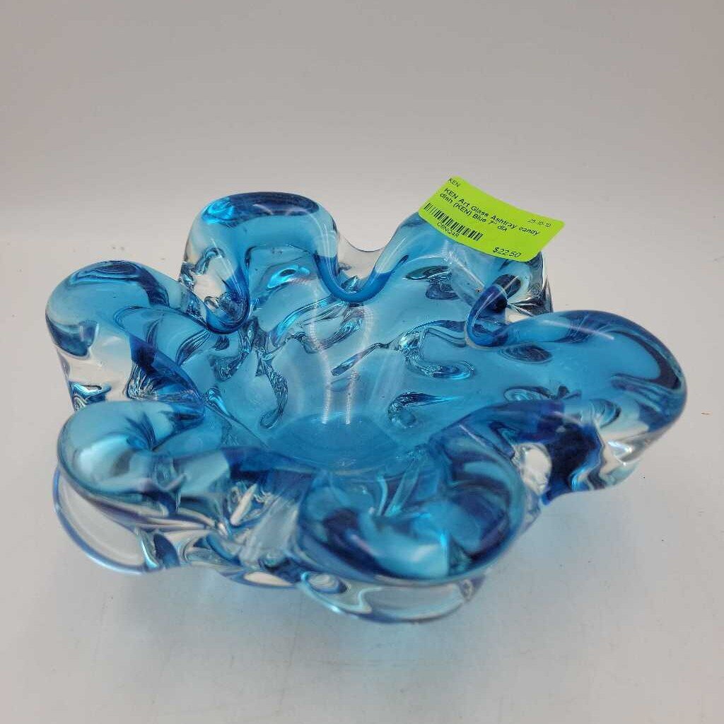 Art Glass Ashtray candy dish (KEN)