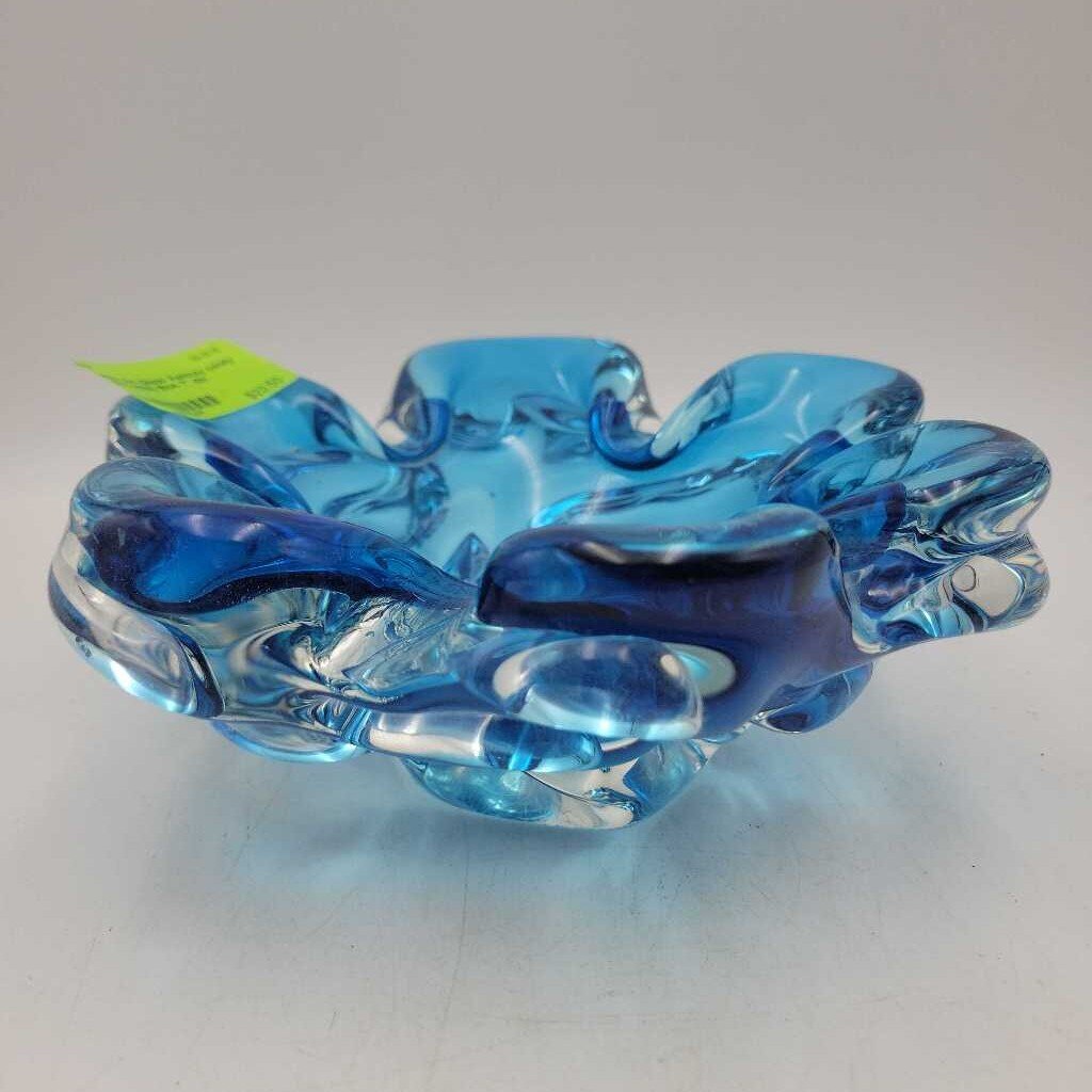 Art Glass Ashtray candy dish (KEN)