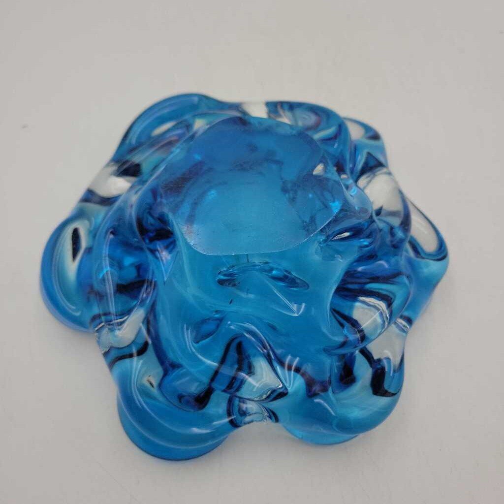 Art Glass Ashtray candy dish (KEN)