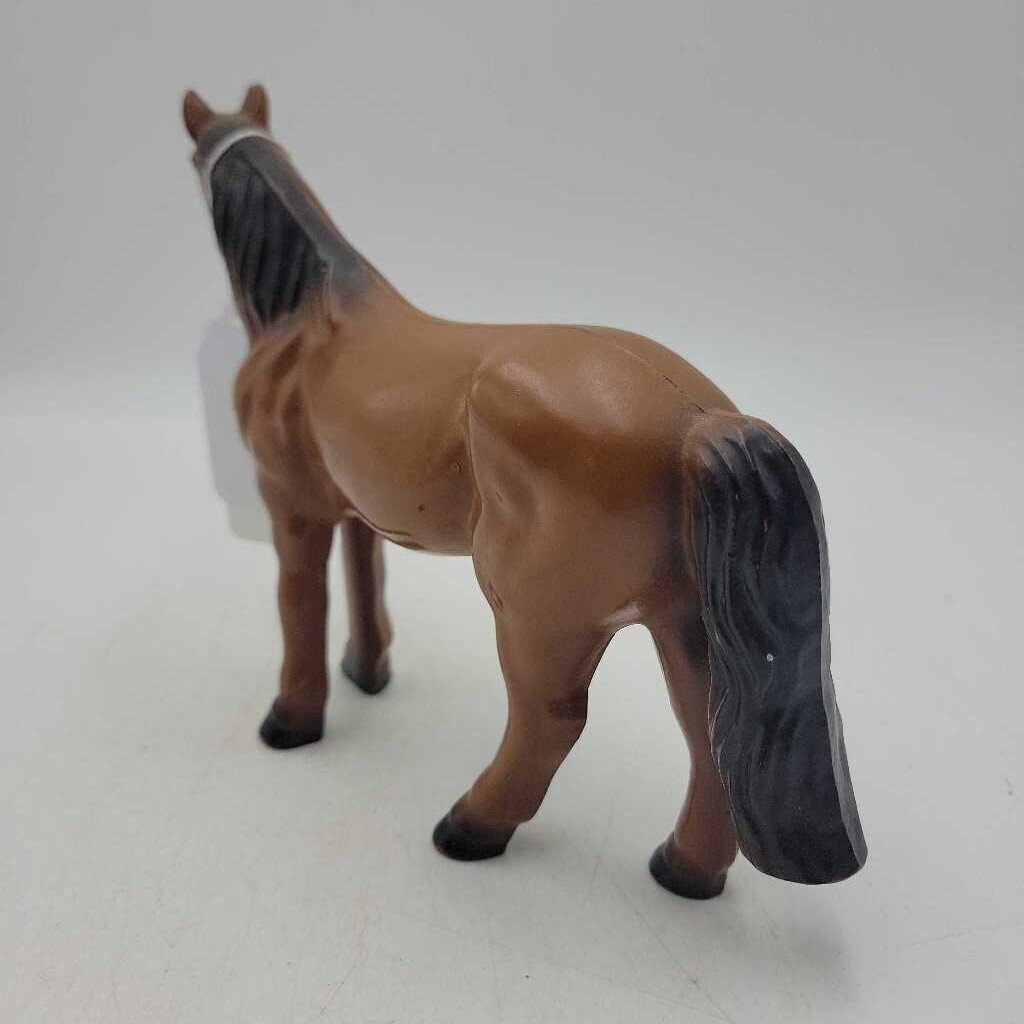 Metal Horse Figure (BS)