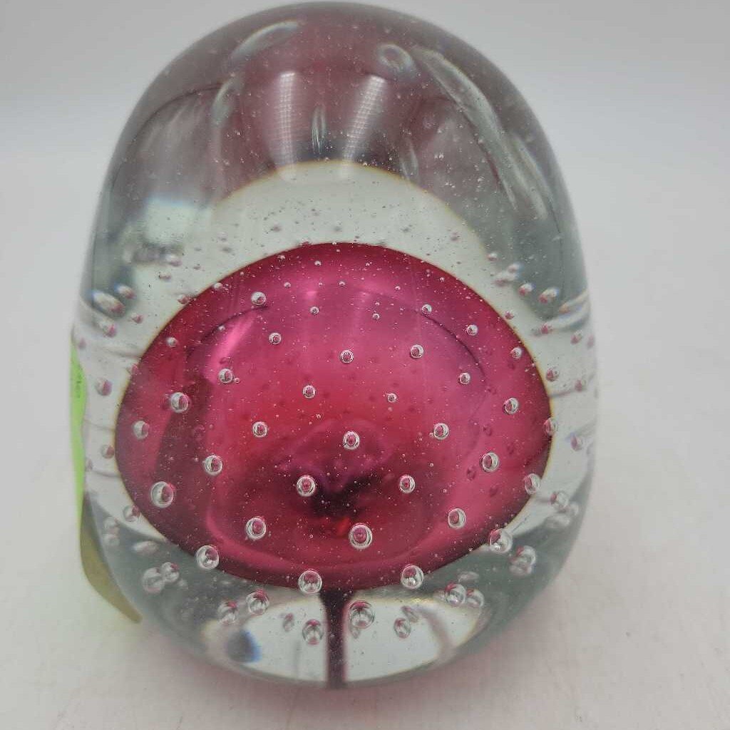 Cranberry paperweight (LIND)