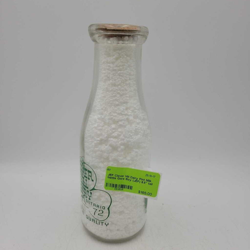 Clover Hill Dairy Pint Milk bottle Gore Bay (JEF)