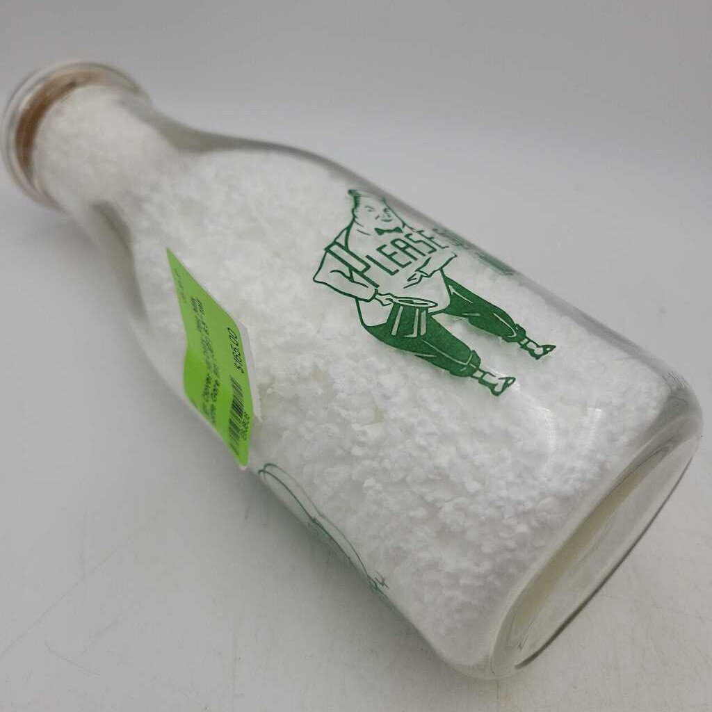 Clover Hill Dairy Pint Milk bottle Gore Bay (JEF)