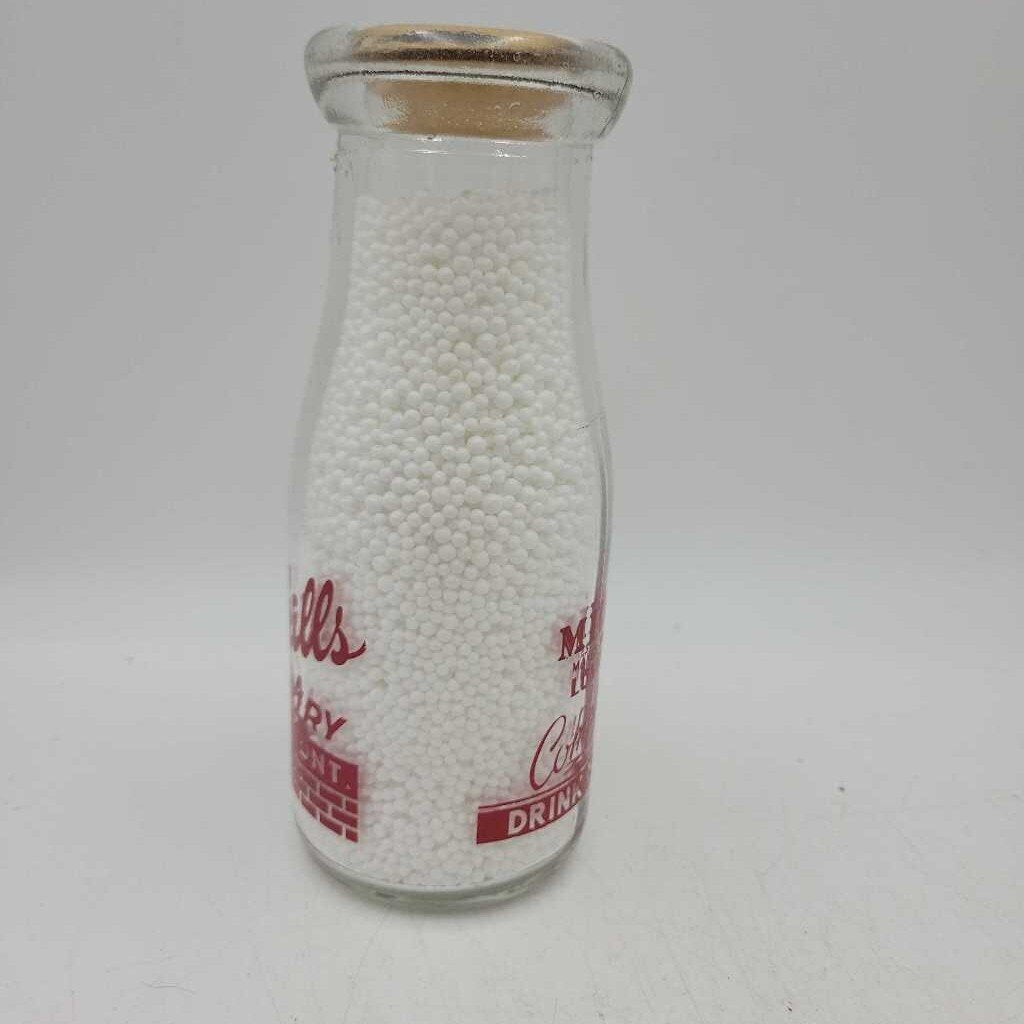 Lee Grills Belleville Dairy half Pint Milk bottle (JEF)