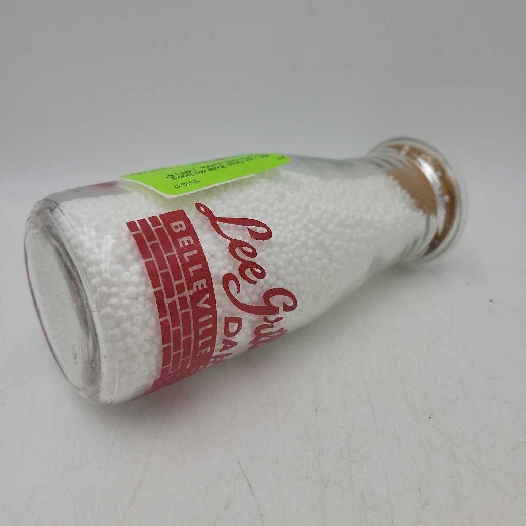 Lee Grills Belleville Dairy half Pint Milk bottle (JEF)