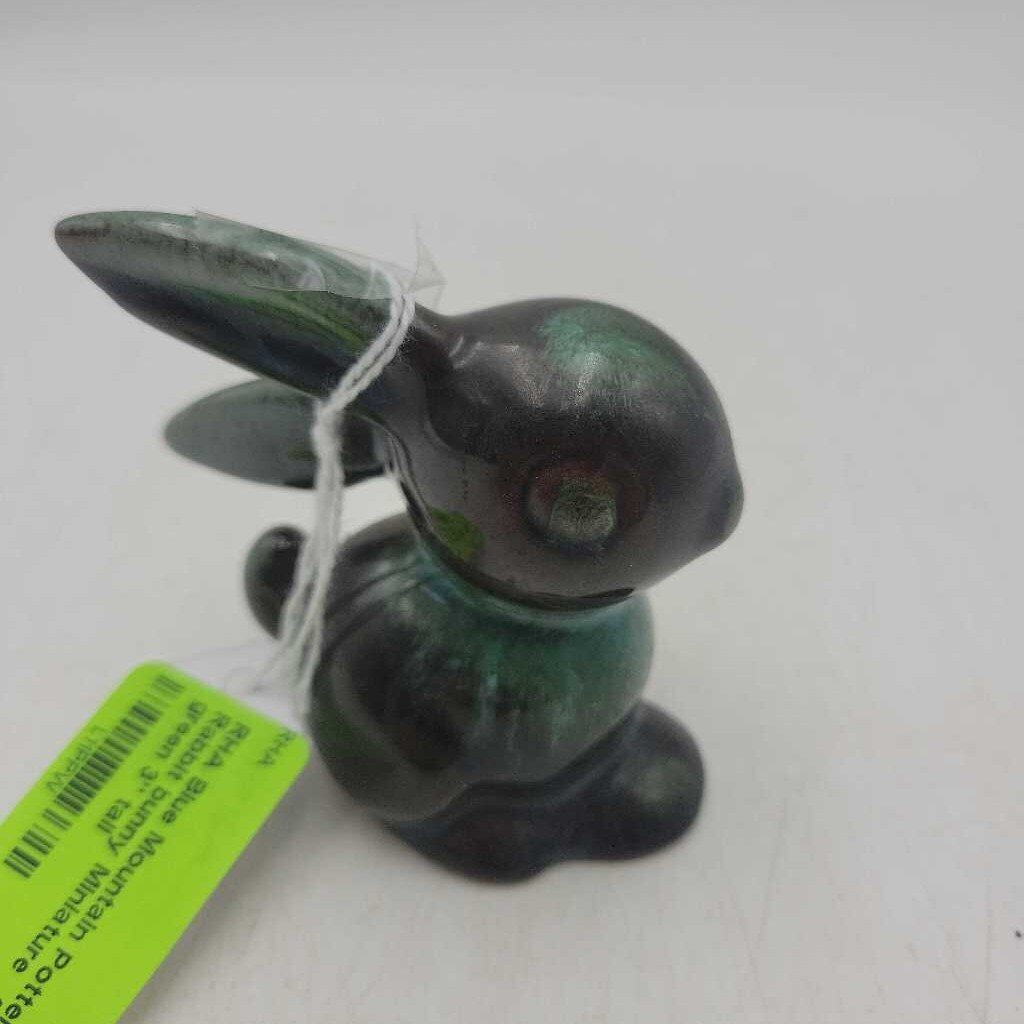 Blue Mountain Pottery Rabbit bunny Miniature (RHA)