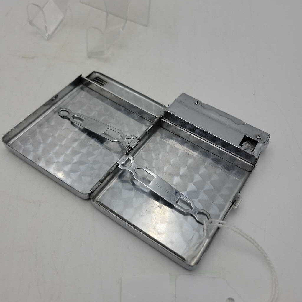 Vintage Radcliff Cigarette case and lighter 1940's (RHA)