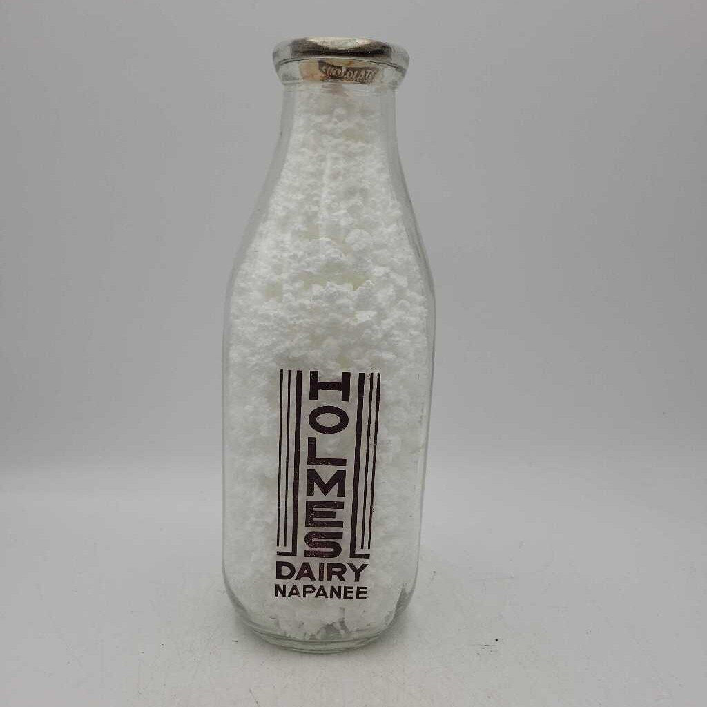 Holmes Dairy Napanee Quart milk Bottle (JAS)