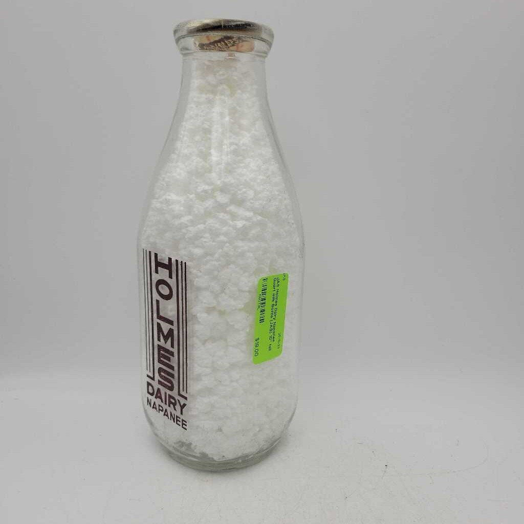 Holmes Dairy Napanee Quart milk Bottle (JAS)
