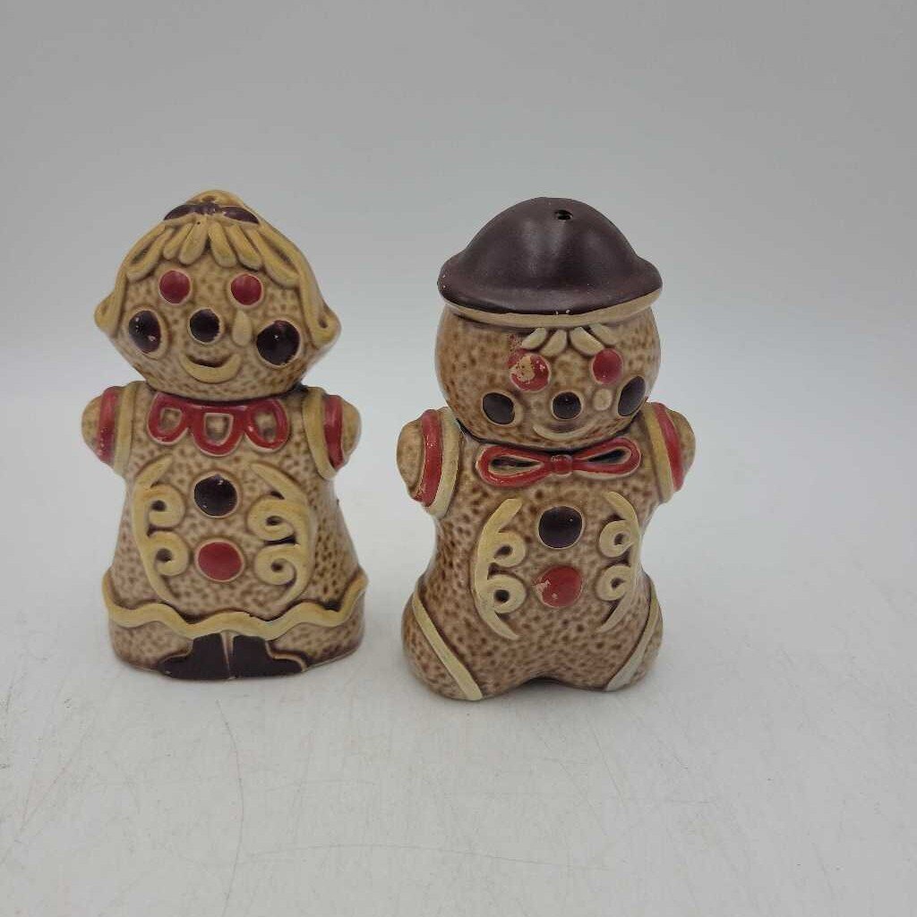 Gingerbread Man & Woman Salt & Pepper (COL #2264)