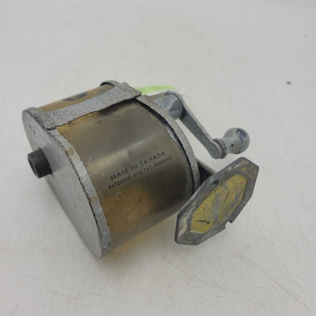 Vintage Apsco MIDGET Pencil Sharpener (JL)