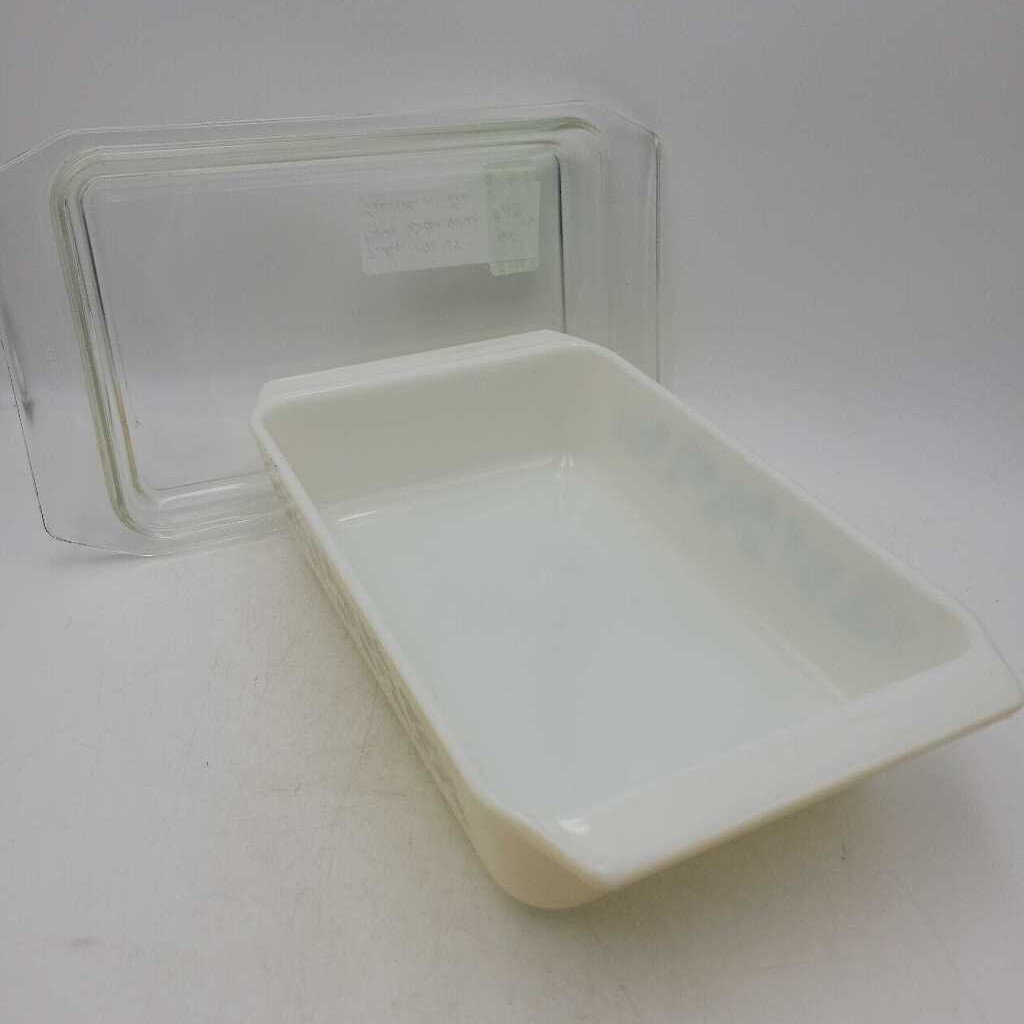 Pyrex "Golden Acorn" Covered casserole Dish (TRE)