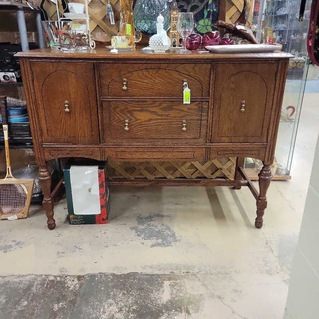 Oak Side Board (LOR)