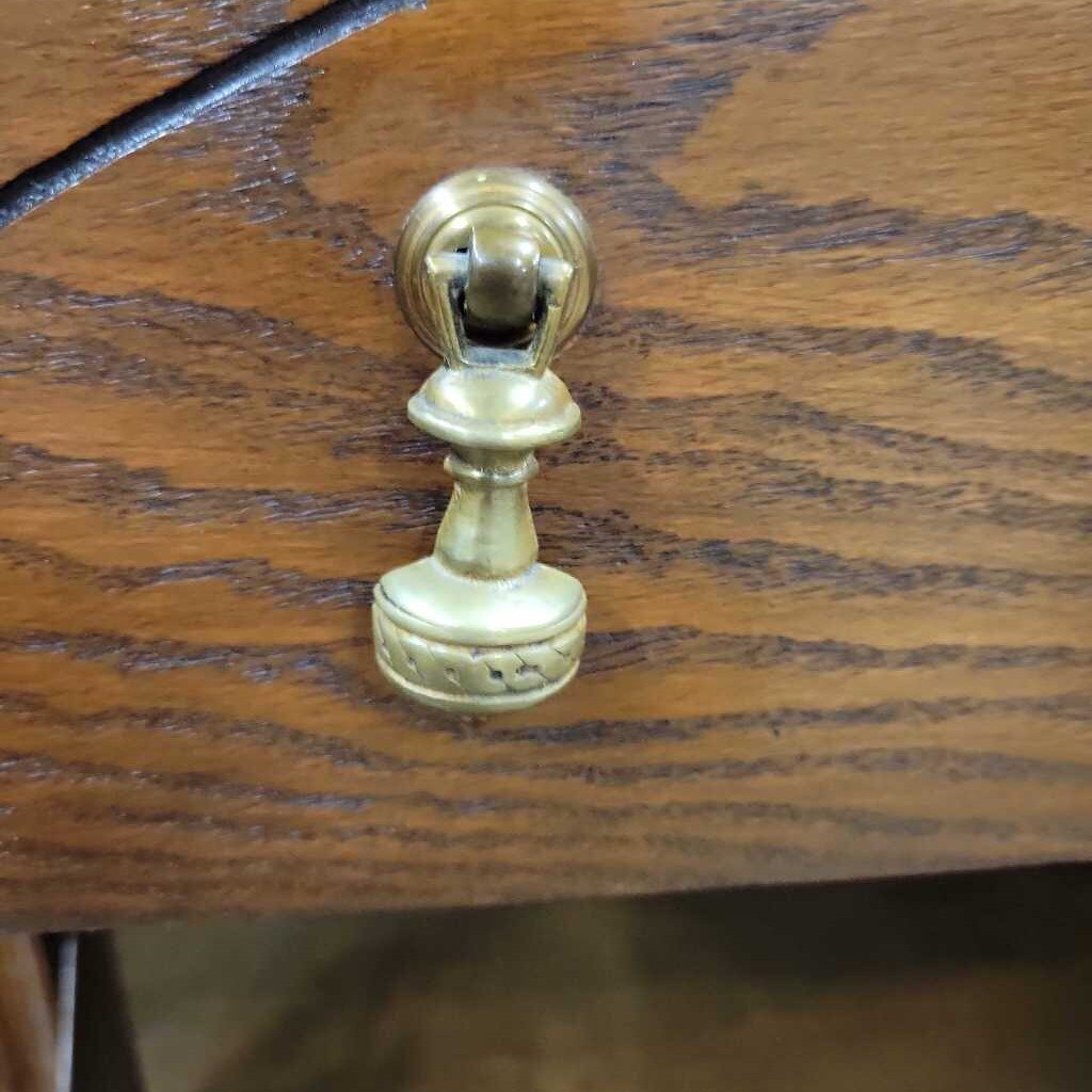 Oak Side Board (LOR)