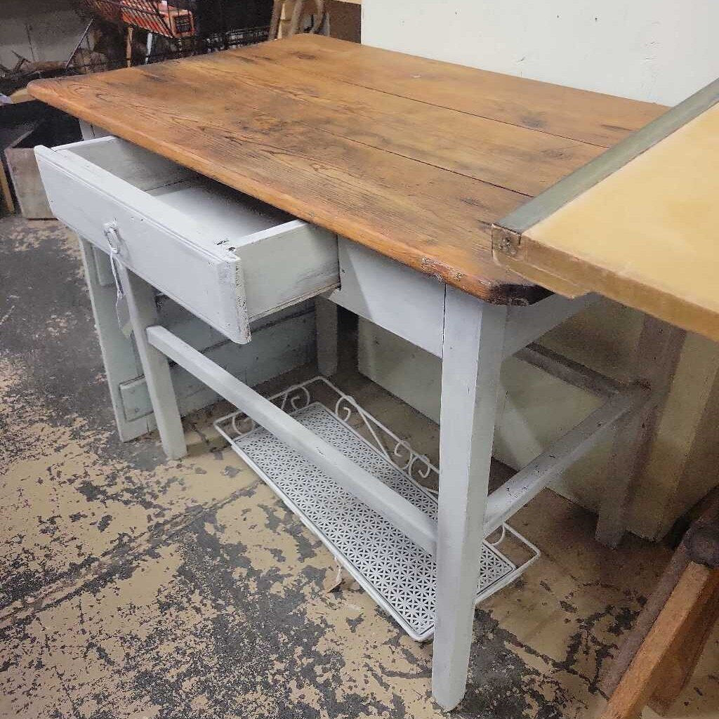 Antique Table With drawer (RB)