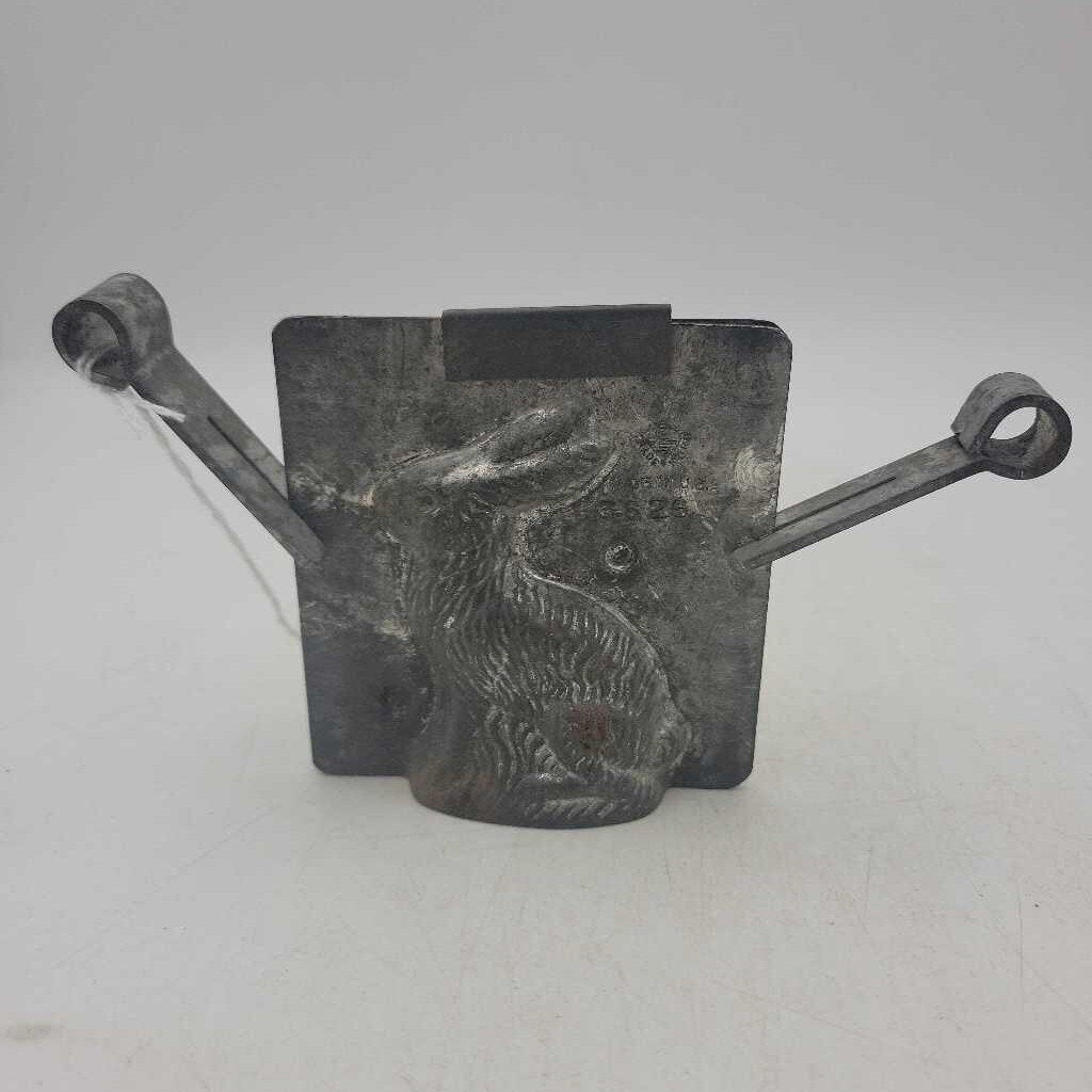 Tin 2 piece Bunny Mold (BS)