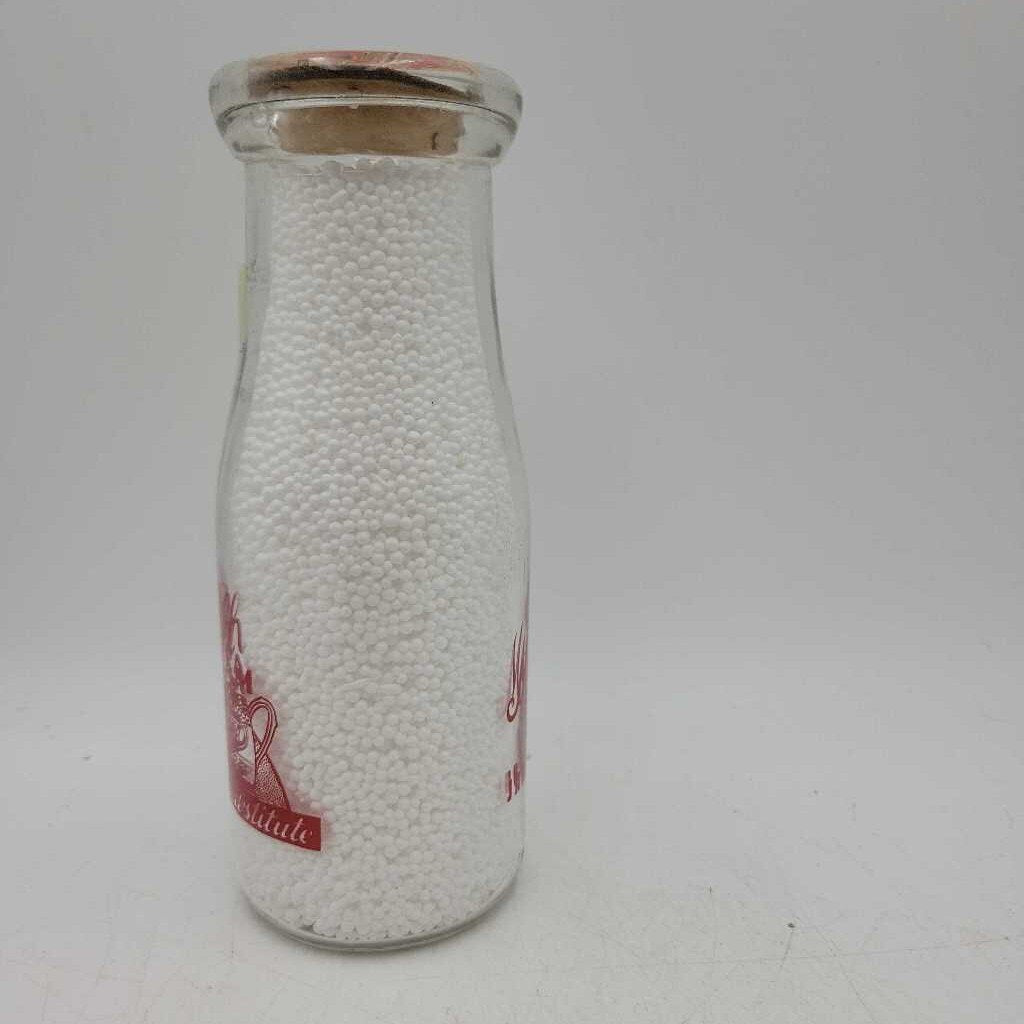Marshall Dairy Jarvis 1/2 Pint milk bottle (DR)