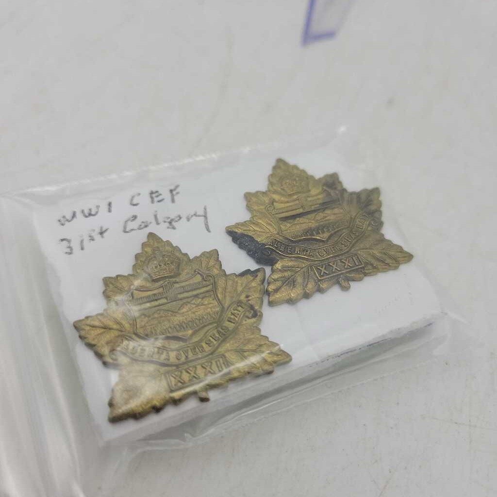 WW1 CEF 31 th Calgary Collar dog Badges pair (JL) war memorabilia