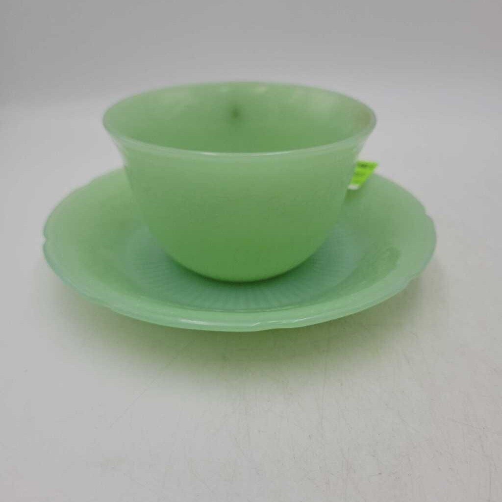 Jadeite cup and saucer (US2)