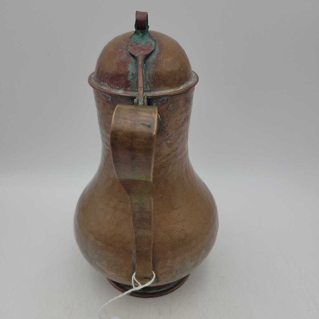 Antique Hammered copper pitcher (DEB)