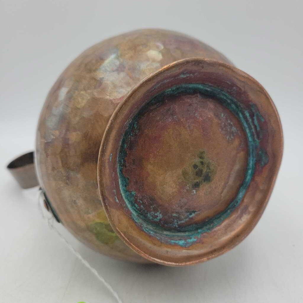 Antique Hammered copper pitcher (DEB)