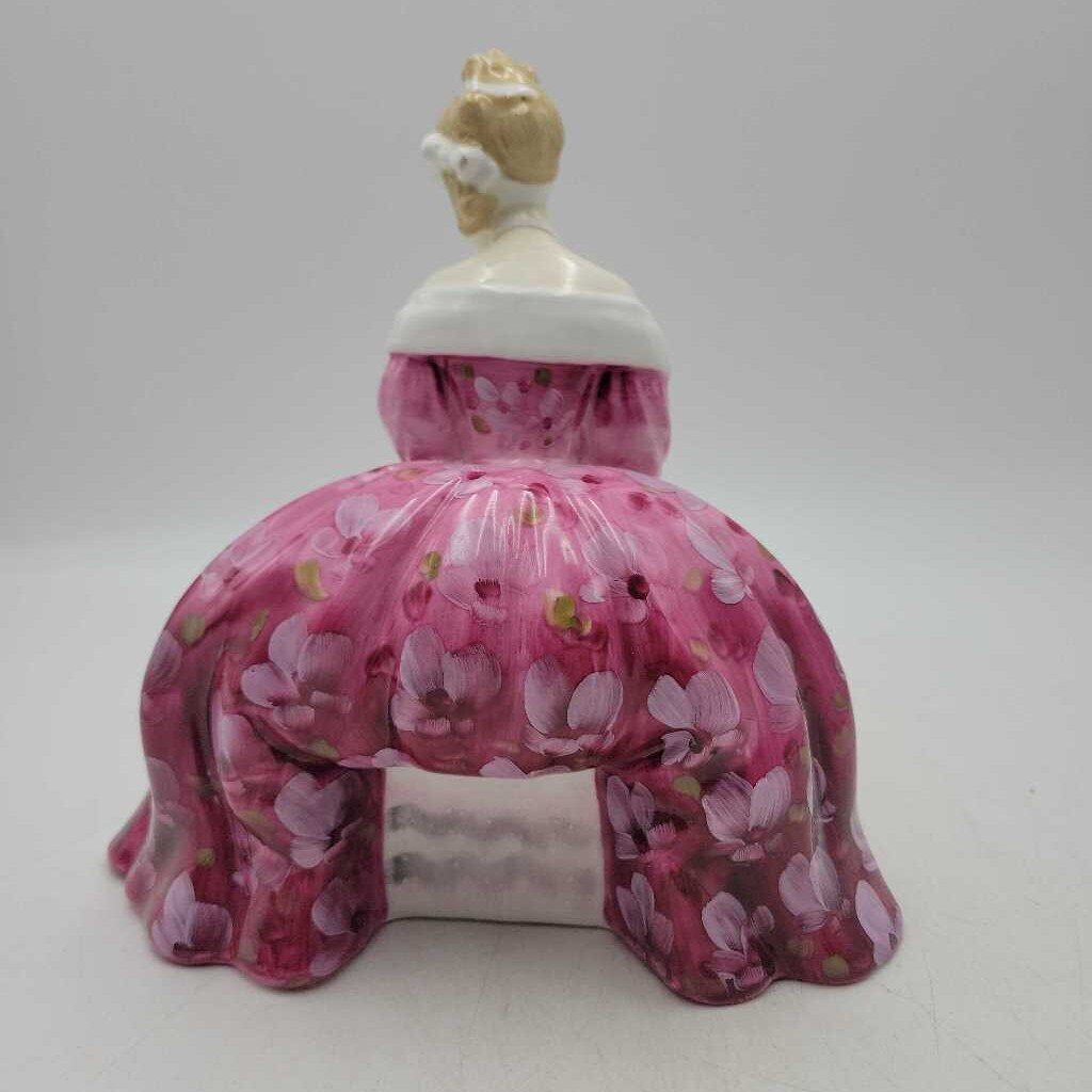 Royal Doulton Victoria HN 2471 (RHA)