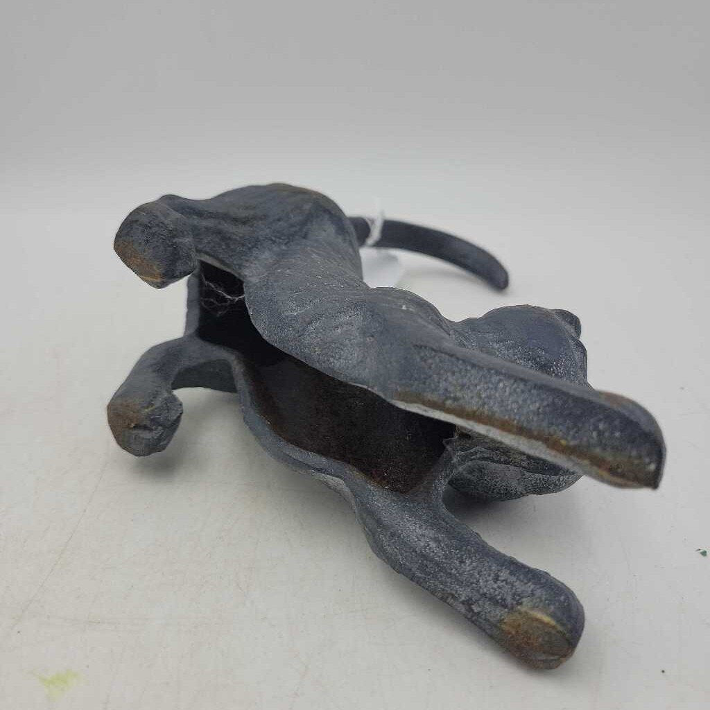 Vintage Cast Iron Cat (BS)