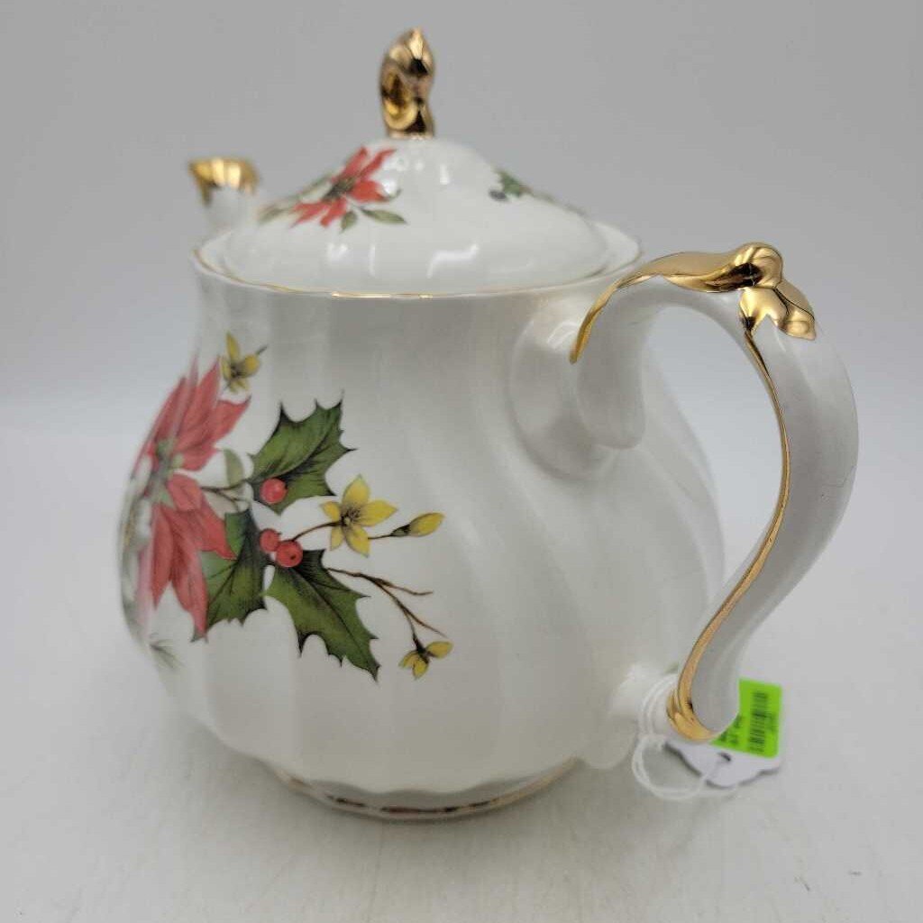 Sadler Poinsettia Teapot, Made in England SCCD0032
